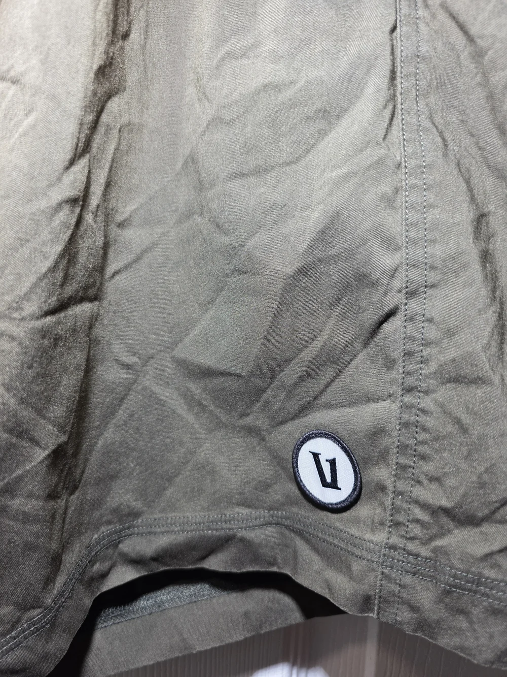 Vuori Men's Banks Hybrid Swim Shorts Olive Green Size L Lined Stretch Pocket